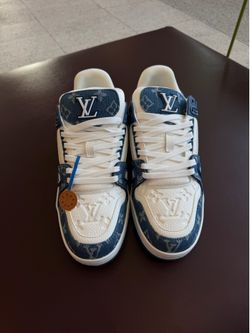 Men’s blue sneakers