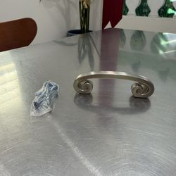 Cabinet or Dresser Pulls