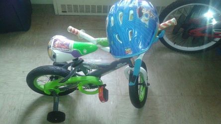 Toy story bike, helmet and training wheels