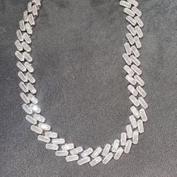 Iced Out 18” Baguette & Round Stone Mix Chain 