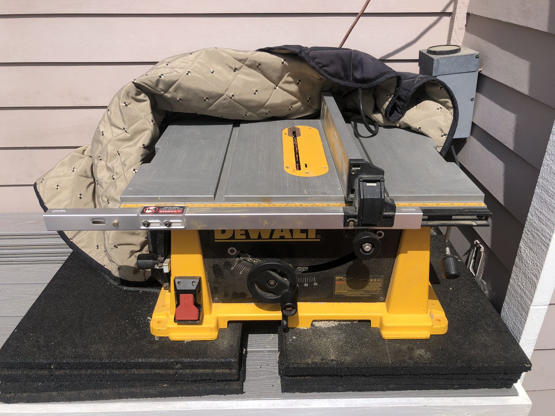 Dewalt DW744 10” table saw for Sale in HUNTINGTN BCH, CA - OfferUp