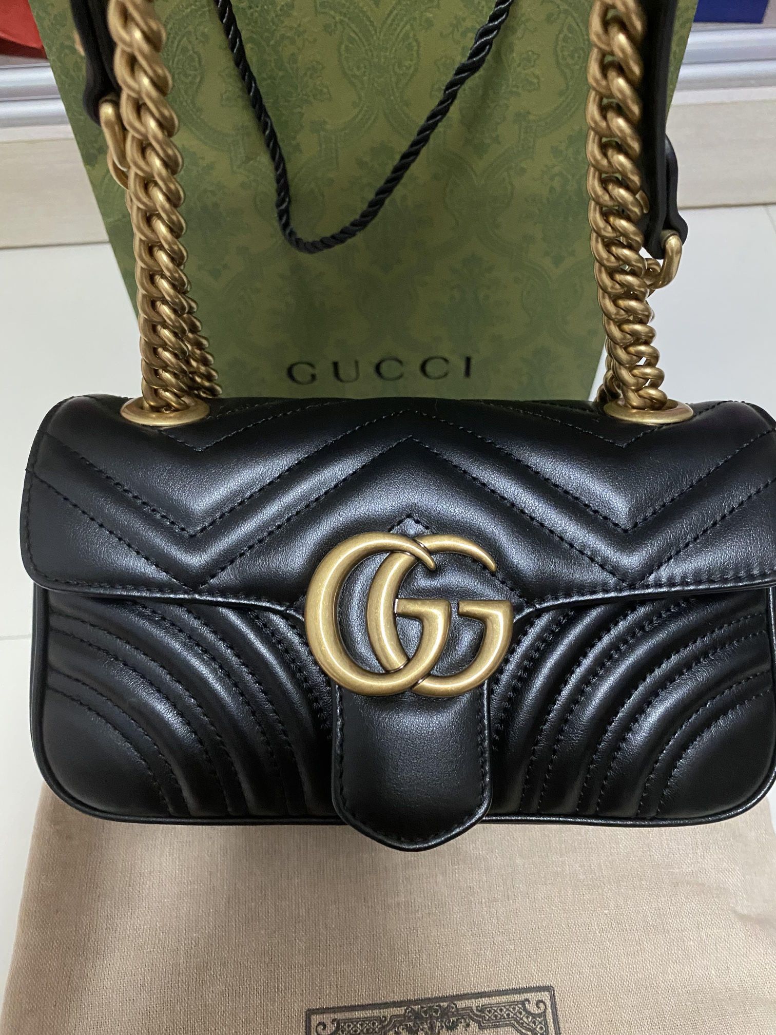 Gucci marmont mini in black