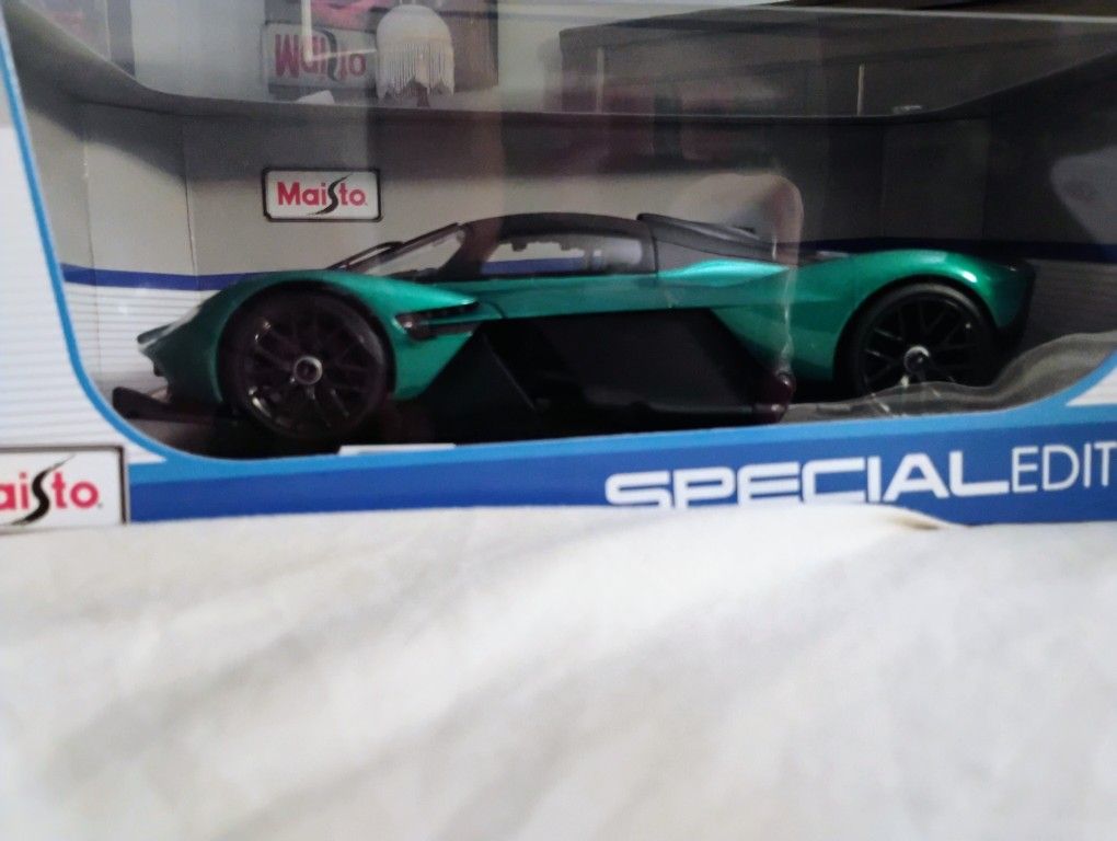 1:18 Scale Aston Martin Valkyrie