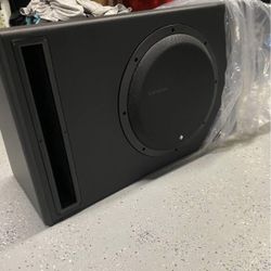 Subwoofer 12” Rockford Fosgate W/ Built in Amp