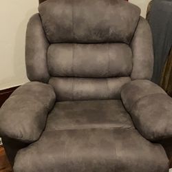 New Reclinable Chair