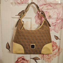 Dooney And Bourke Purse