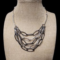 New Premier Design Black and‎ Silver Open Chain Necklace SImplicity 16+4