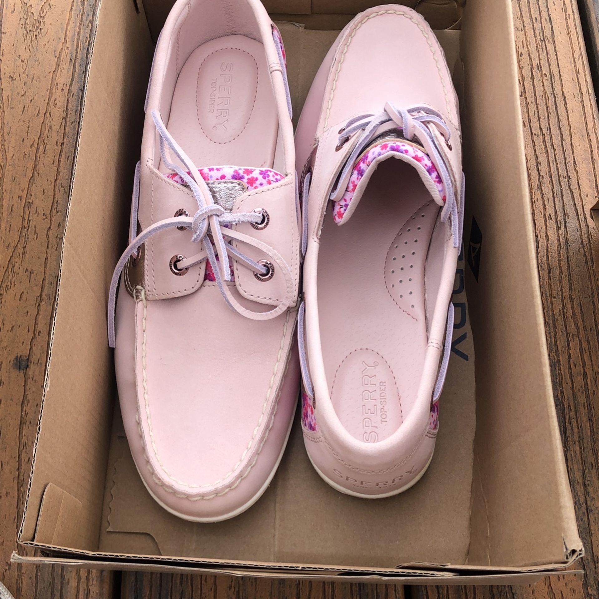 Brand new Women's Size 10 Sperrys