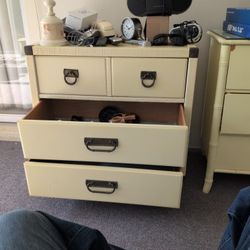 Dresser/Armoir