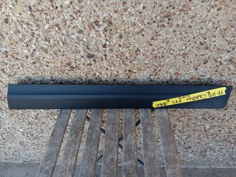2017-25 Cadillac XT5 Right Front Door Molding
