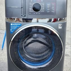 GE 2 In 1 Washer and Dryer Electric! 