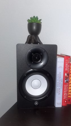 YAMAHA HS5 MONITORS (PAIR)