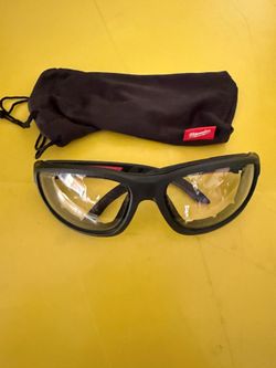 Milwaukee Safety Glasses/Clear Lenses and Gasket