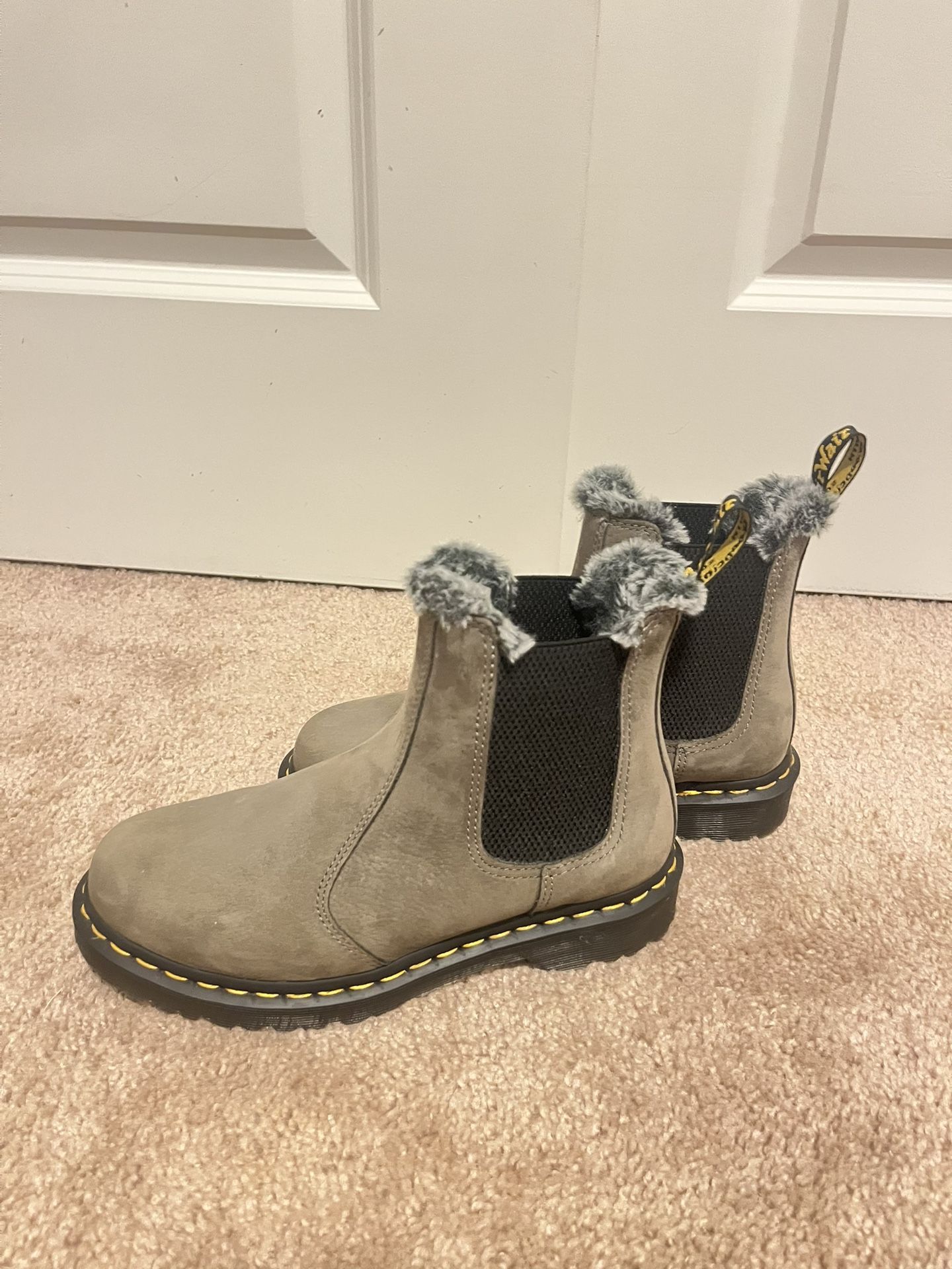 Doc Martin Boots Size 7 Women’s