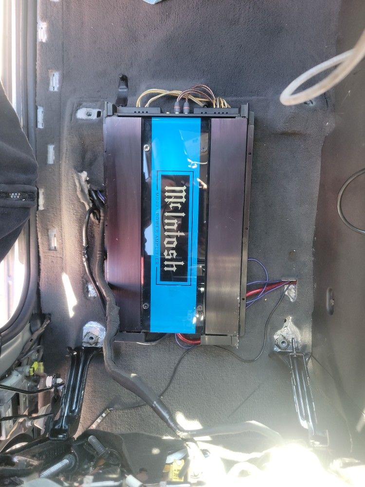 McIntosh MC431 POWER AMPLIFIER 4ch Plus Sub Output