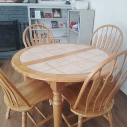 Dining Room Table And 4 Chairs 