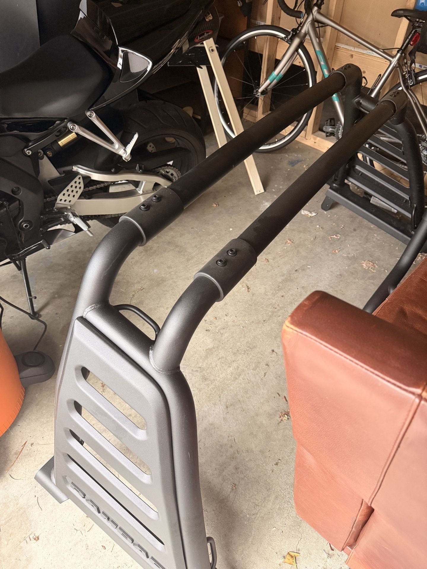 🛻 RAM RHO Bar with Mounting Plate – Brand New (2025 Dodge Ram RHO)