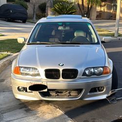 BMW 328i