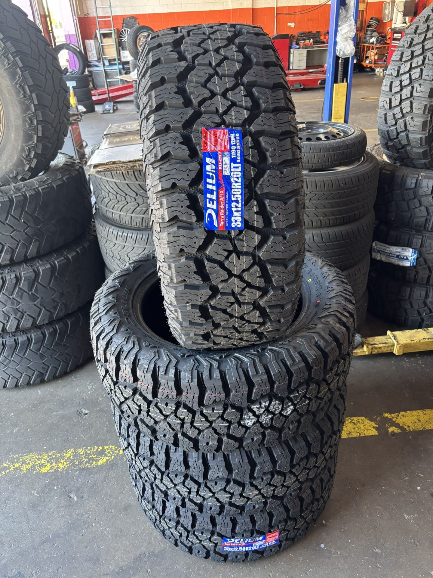 33x12.50x20 All Terrain Tires 