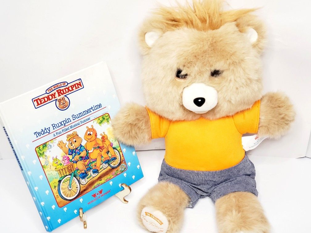 Teddy Ruxpin 2017 Storytelling Teddy Bear  W/Bluetooth Wicked Cool Toys & Book!