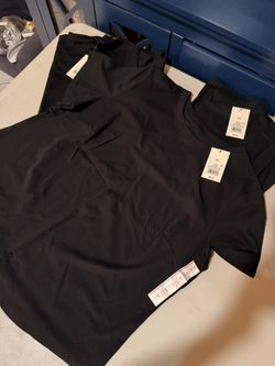 New (3) Woman’s XXL Short Sleeve Shirts PRICE IS FOR All 3!