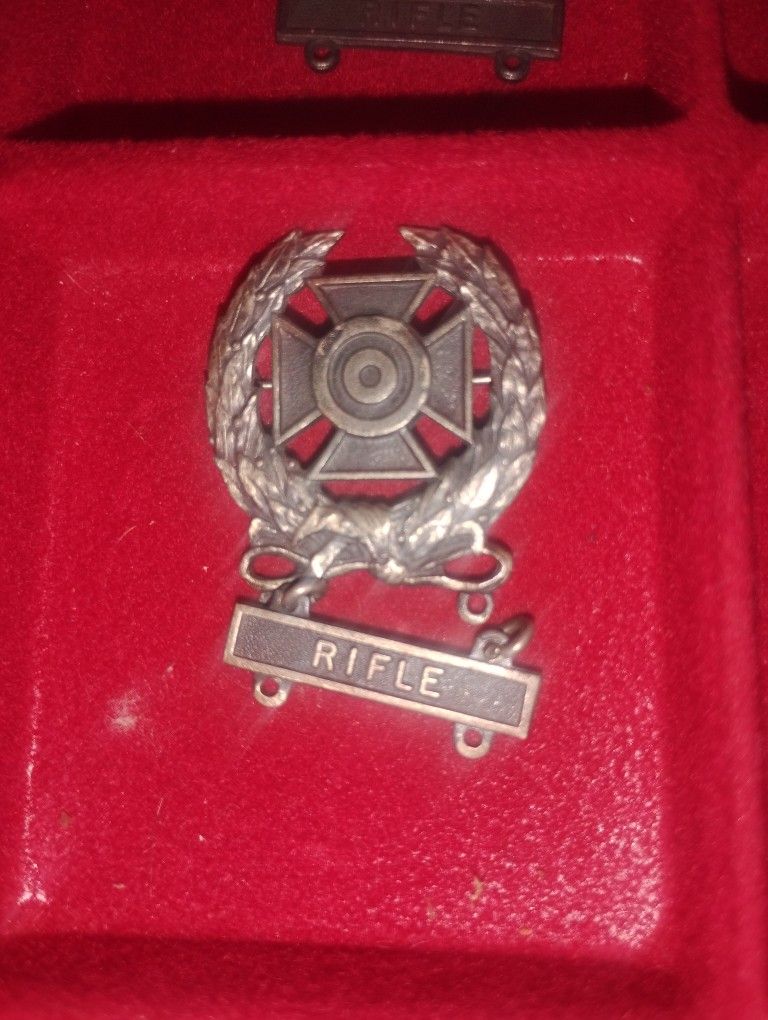 WW2 Military Sterling Silver Expert Marksman Metal/Pin/Award