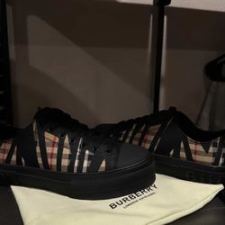 Burberry Shoes 