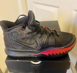 Unisex Kyrie Irving Nike size7.5
