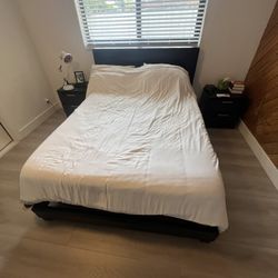 Queen Bed Set (Frame Mattress And Box Spring)