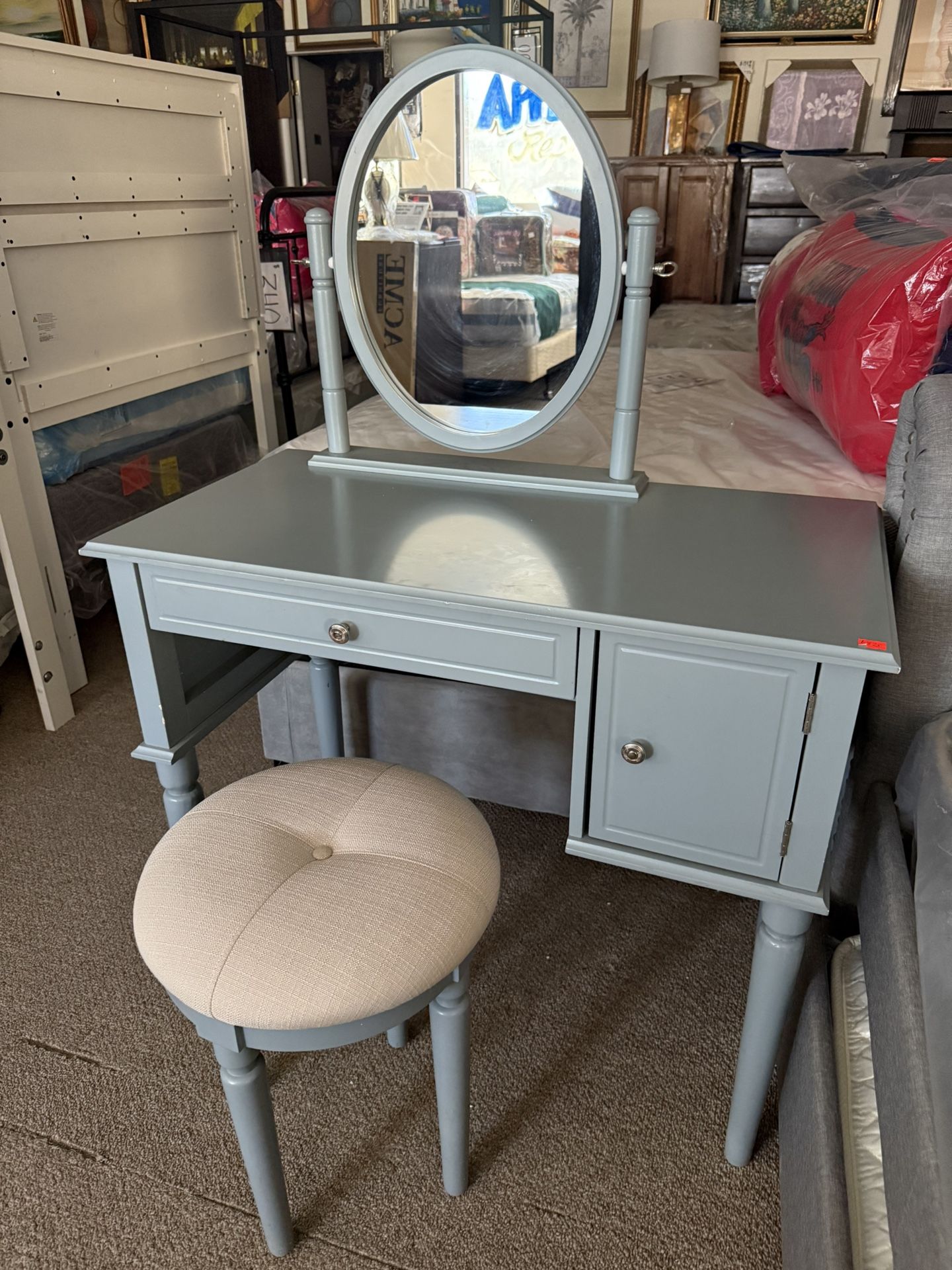 Makeup Vanity Desk , 1001 E Williams St A, Barstow, CA 92311