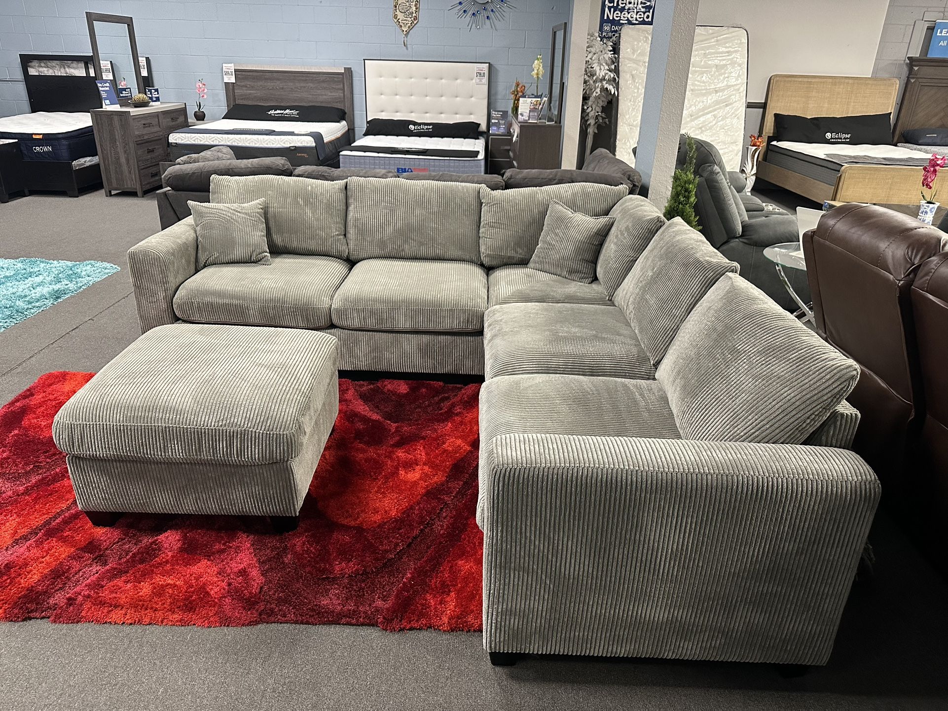 Gray Sofa Sectional w/ Free Ottoman 