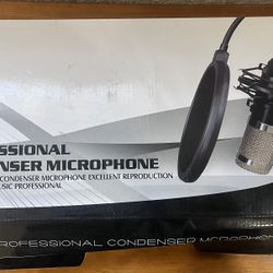 XLR Podcasting/ Gaming Condenser Microphone 