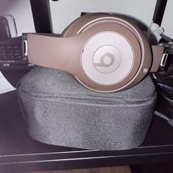 Beats Studio Pro - Wireless Noise Cancelling Over-the-Ear Headphones - Deep Brown