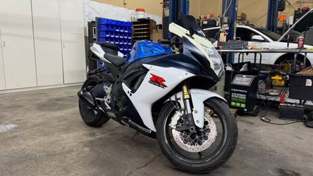 2012 GSXR750