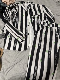 2xl bettle juice outfit