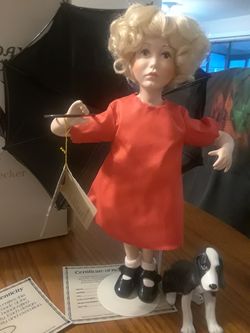 1986 Signature Collection Porcelain Doll