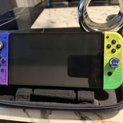 Nintendo Switch – OLED Model Splatoon 3 Edition console Special Travel bundle