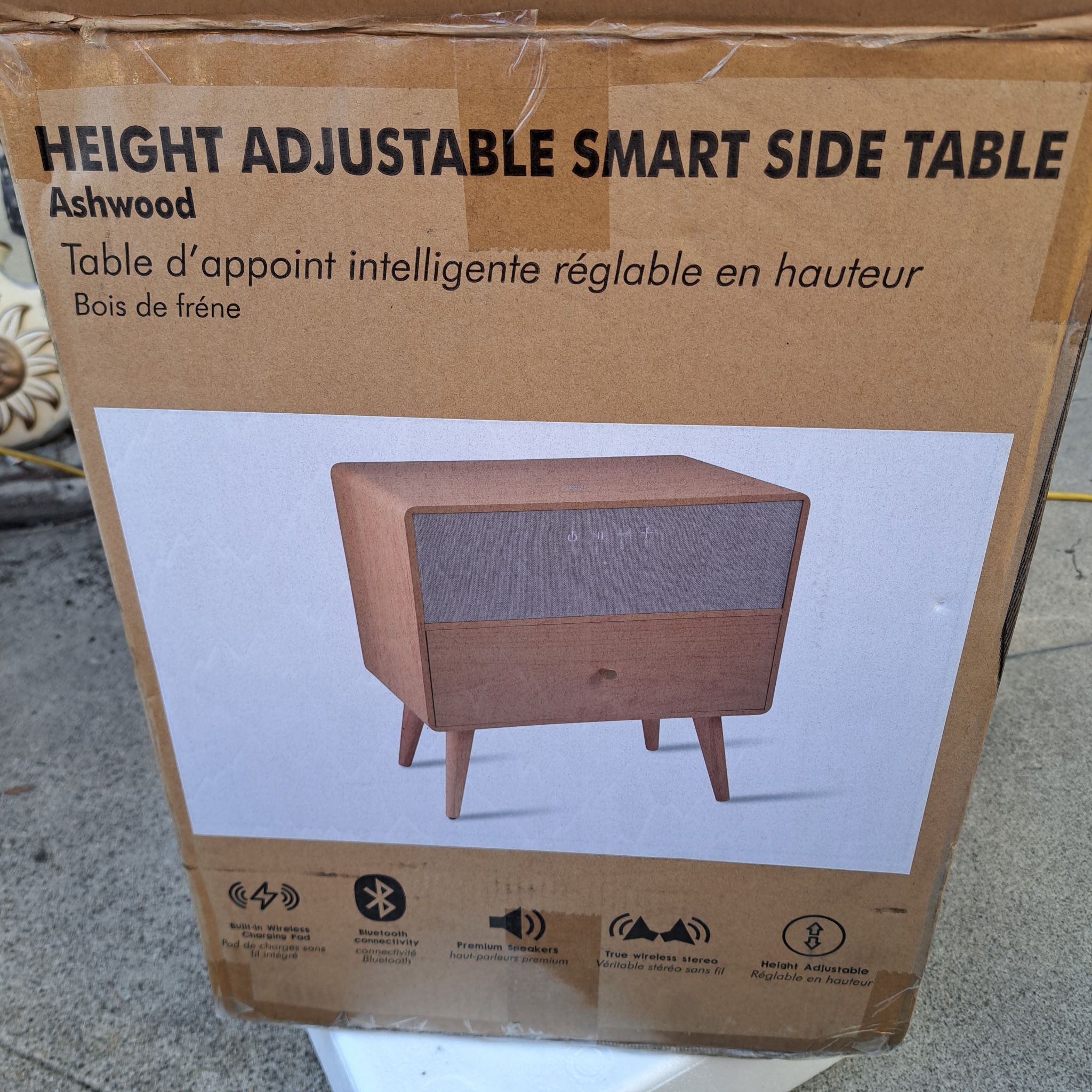 Smart Table - Wireless Charge/bluetooth / Speakers NEW