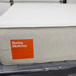 LIKE NEW! Boring Full Mattress - Delivery Available