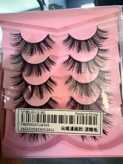 eyelashes / eyelash strips