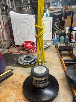 Industrial floor scrubber