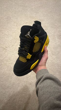 Jordan 4 Thunder