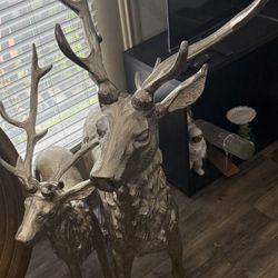 Mother And baby Reindeer metal Statues