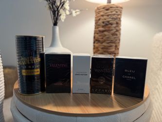 📦 Paquete Emprendedor – 5 Perfumes