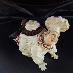 Young's Brand Vintage Chubby Chef Resin Kitchen Figurine Candle Holder with flaws