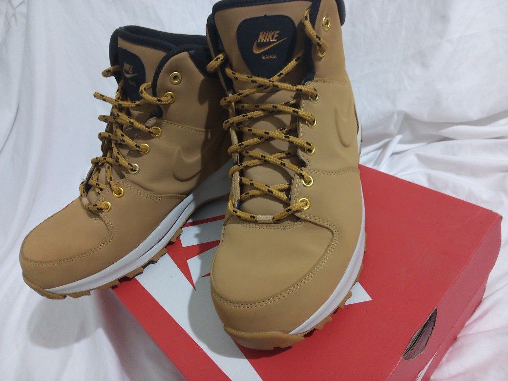 Nike Manoa Leather