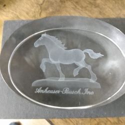 ANHEUSER-BUSH INC. GLASS PAPERWEIGHT WEIGHS 1 LB. 7 OZ. HORSE, CLYDESDALE