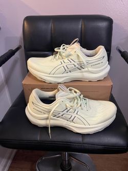 Asics GT-2000 14 / Size 9 Men’s/10.5 Women’s $85