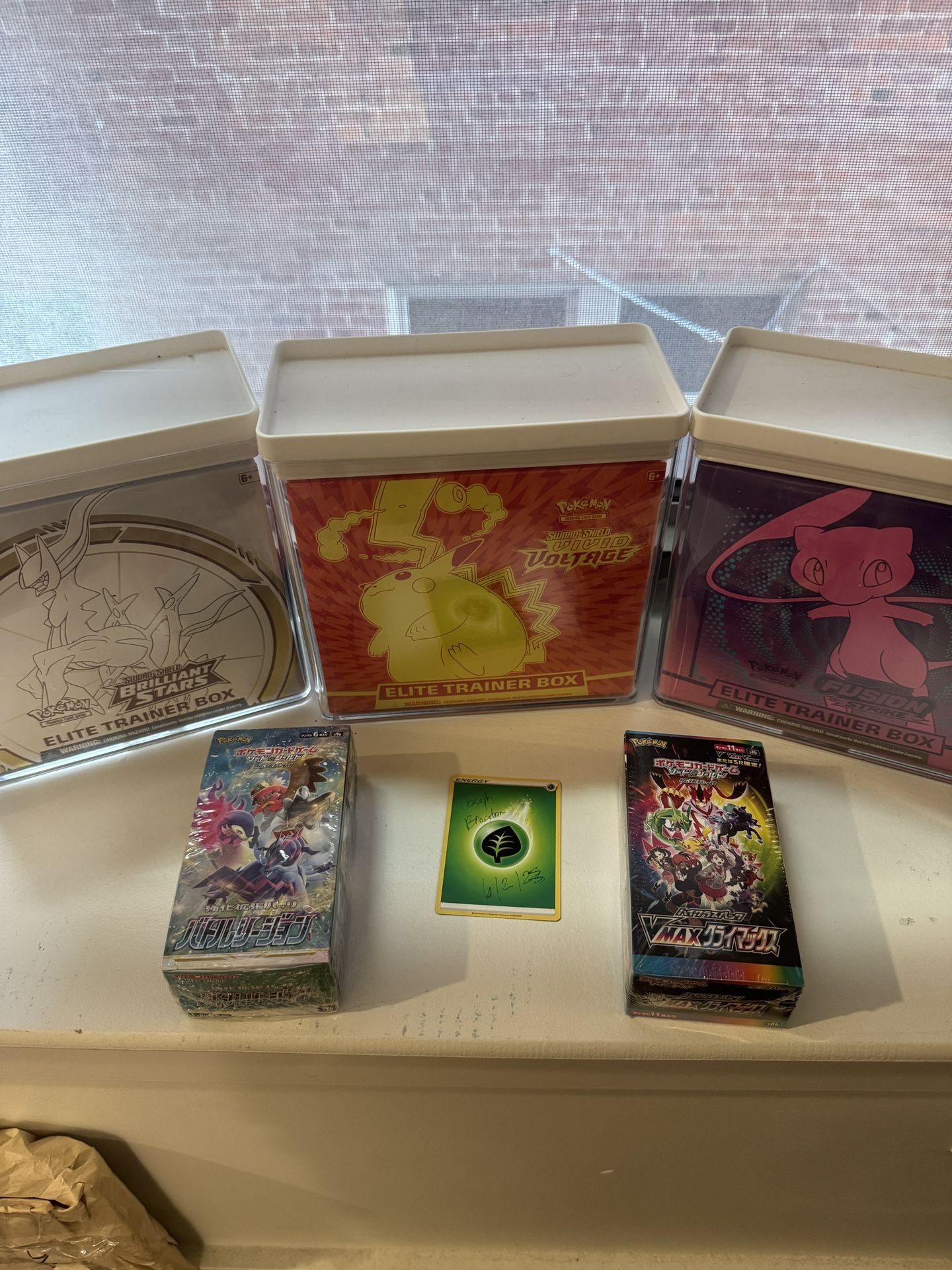 Pokemon Lot, Elite Trainer Boxes, Brilliant Stars - Fusion Strikes - Vivid Voltage, As Well As Japanese Product