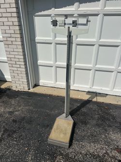 Detecto Physician Beam Balance Scale with Height Rod